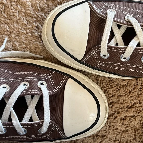 Brown Chuck Taylor’s - Picture 3 of 4